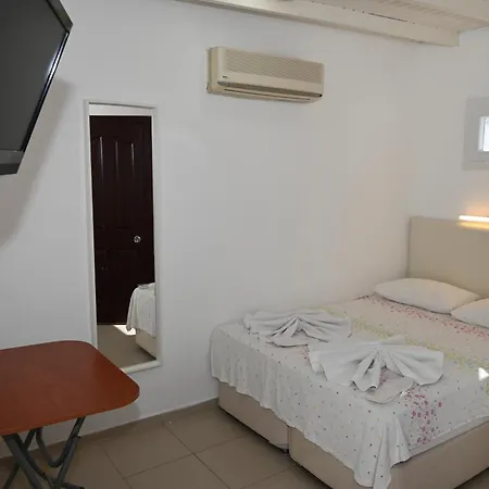 梅利斯畔丝咏酒店 4* 博德鲁姆